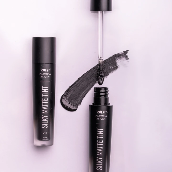 Тіні рідкі для повік Zola x Valentina Lelyukh (Silky Matte 05 Black Velvet)
