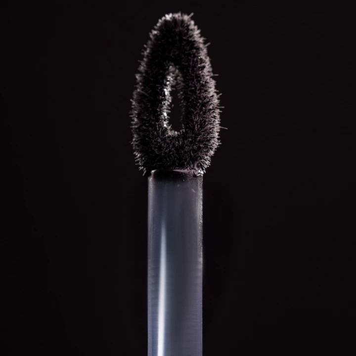 Тіні рідкі для повік Zola x Valentina Lelyukh (Silky Matte 05 Black Velvet)