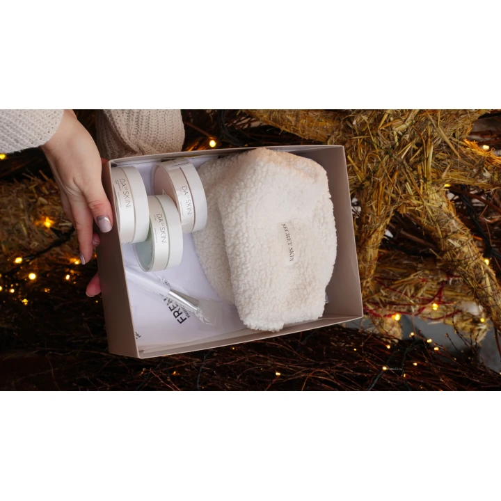 Набор подарочный French Face Set (№2 (маски для лица, кисточка и косметичка))