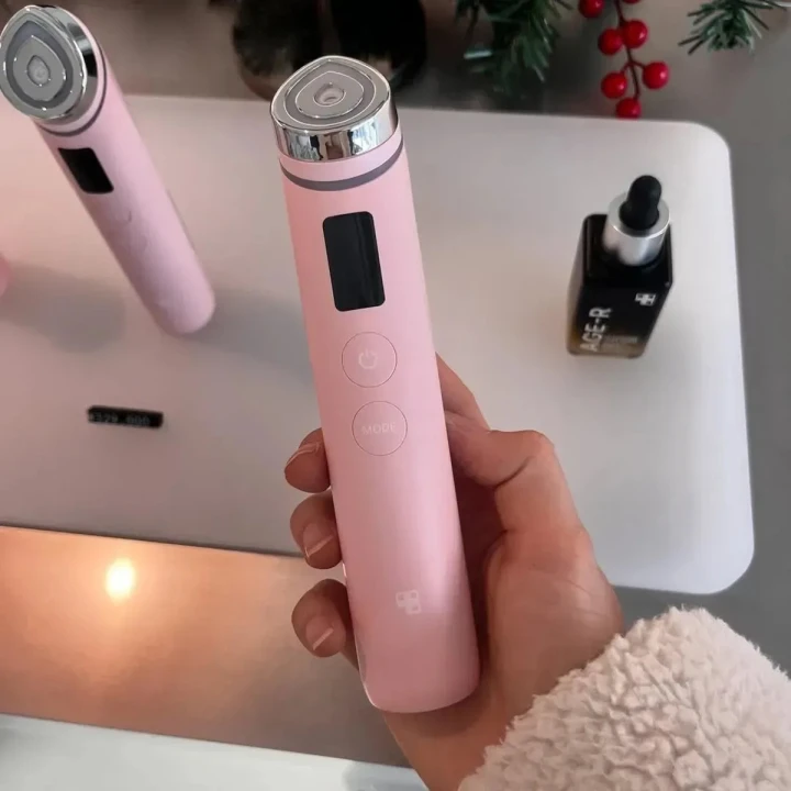 Устройство для домашнего ухода за кожей Medicube (AGE-R Booster Pro 6 в 1 розовый)