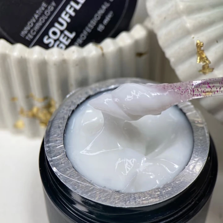 Гель для нарощування Miss Luna 15 мл (Souffle gel 09)