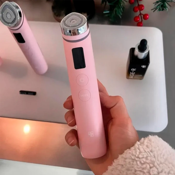 Устройство для домашнего ухода за кожей Medicube (AGE-R Booster Pro 6 в 1 Pink)