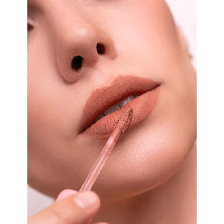 Помада для губ Zola (Matte Lipstick Velour Lip Souffle 02 Rosewood)