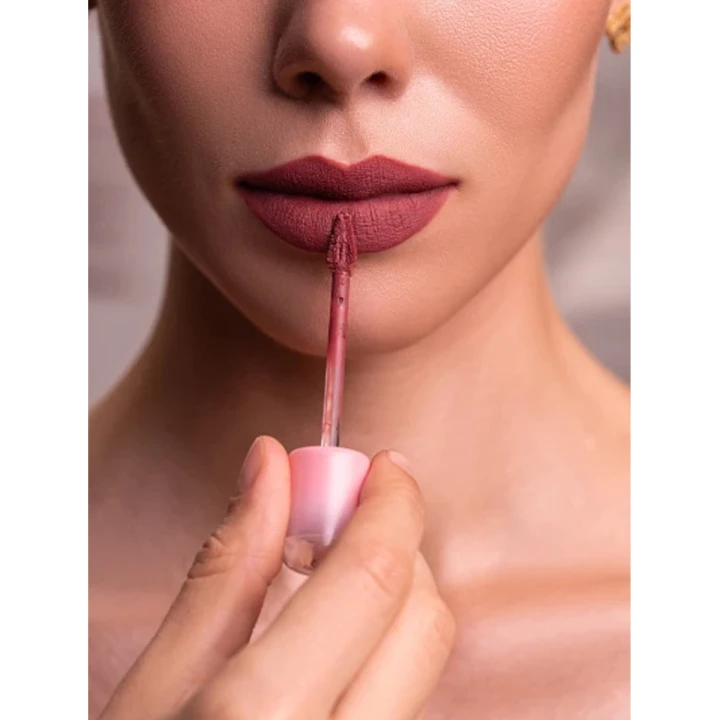 Помада для губ Zola (Matte Lipstick Velour Lip Souffle 05 Cozy Pink)
