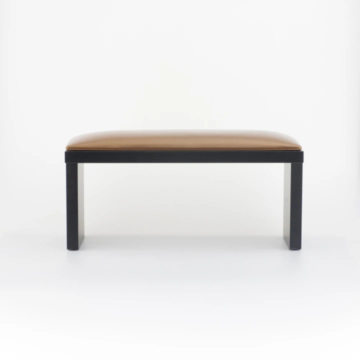 Підлокітник French для манікюру на чорних ніжках (Bronze)