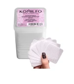 Салфетки KOMILFO перфорированные безворсовые в боксе 180 шт