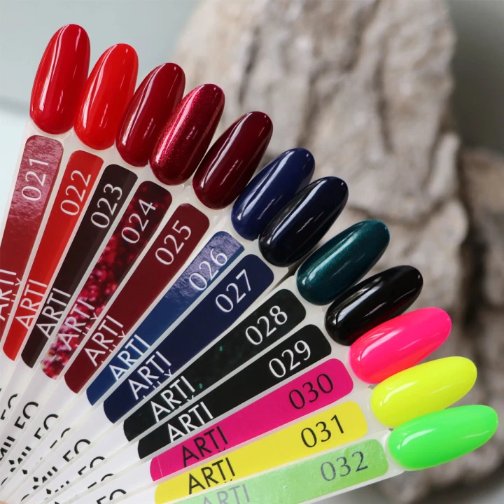 Лак KOMILFO ArtiLux 4 мл (022)