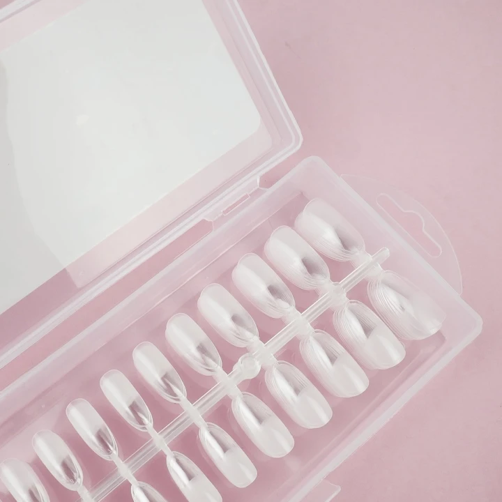 Типы гелевые для ногтей в пластиковом контейнере 240 штук (Овал)