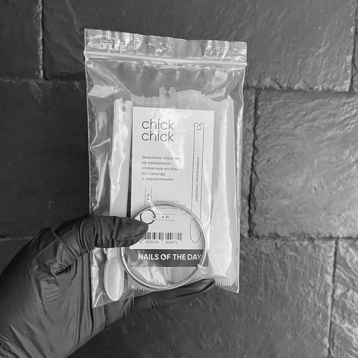 Палитра-веер NailSofTheDay Овальная прозрачная (Chick-Chick (50 цветов) +кольцо)