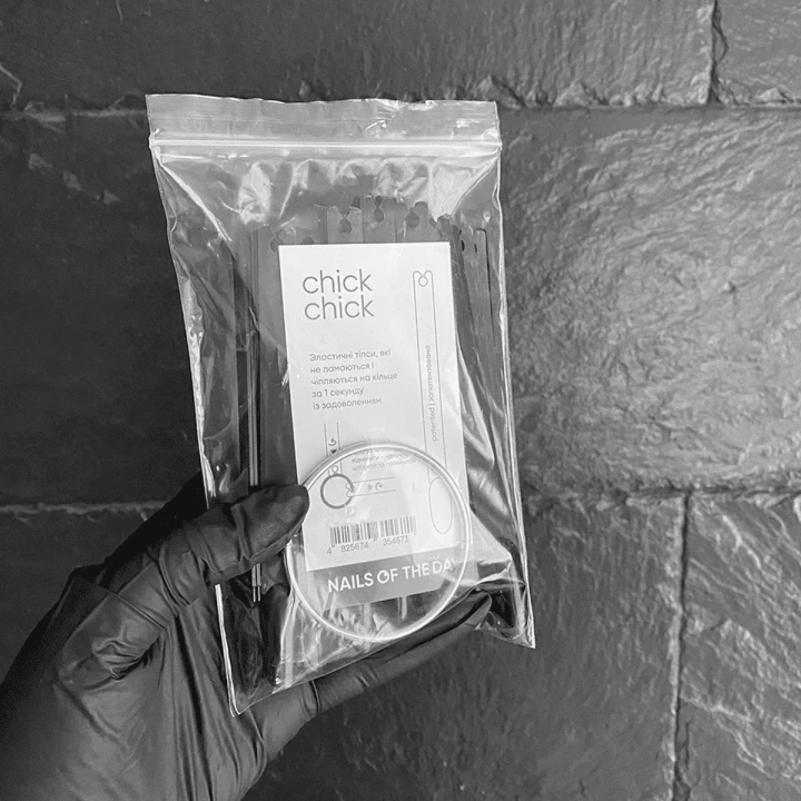 Палитра-веер NailSofTheDay Овальная черная (Chick-Chick (25 цветов) без кольца)