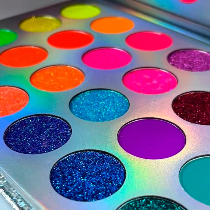 Палитра с насыщенными пигментами для ногтей Supernova nails palette 24 цвета