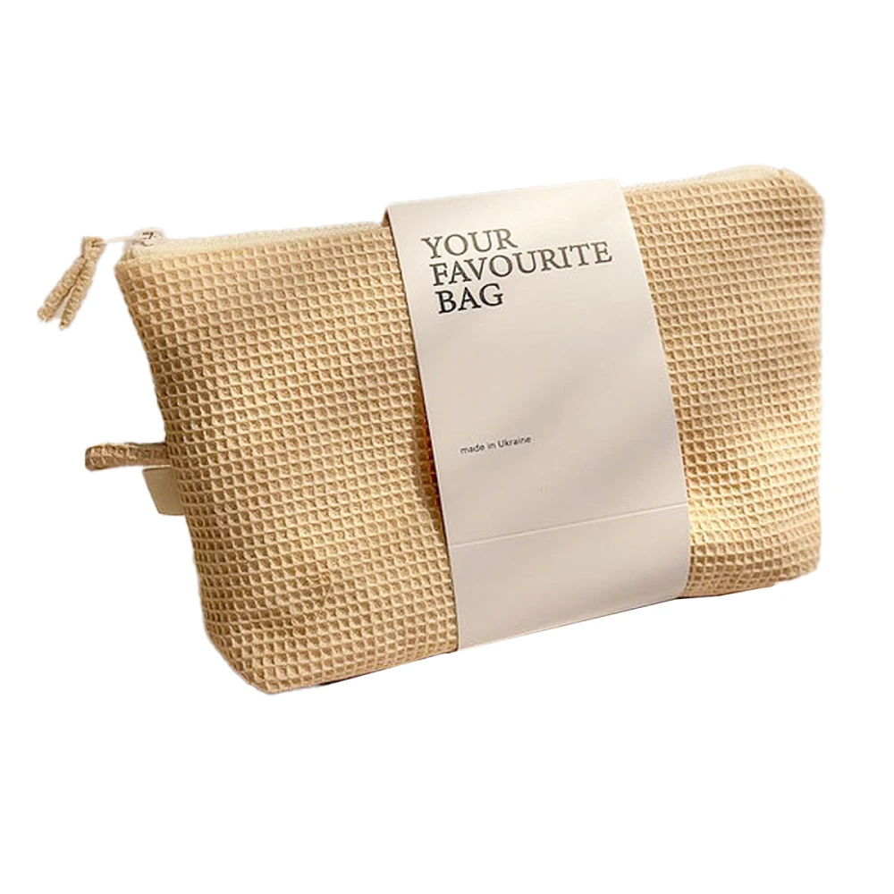 Косметичка вафля маленькая треугольная молочного цвета