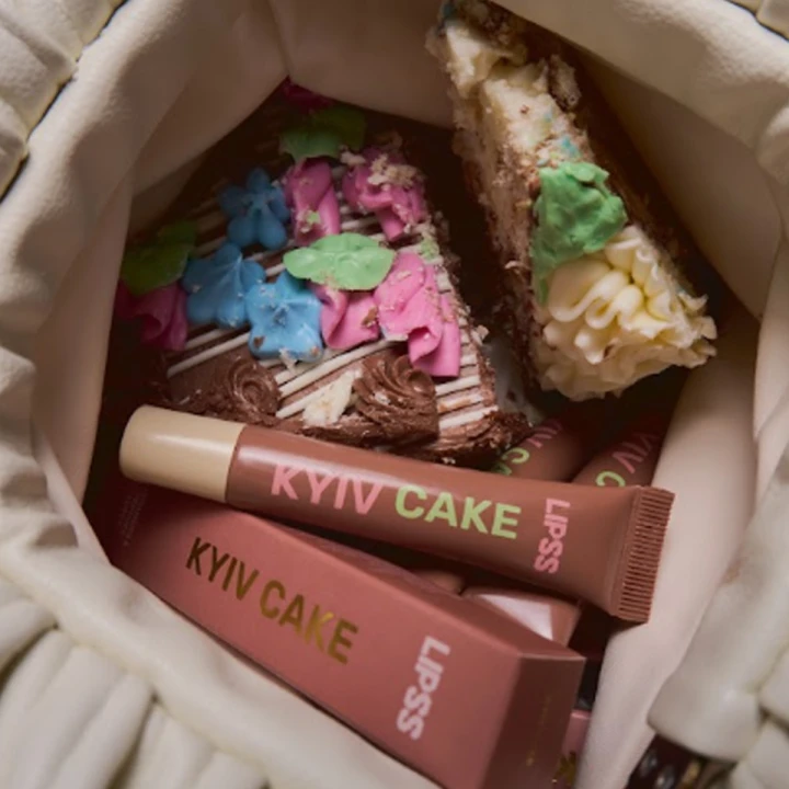 Блеск для губ Lipss 8 мл (Kyiv cake)