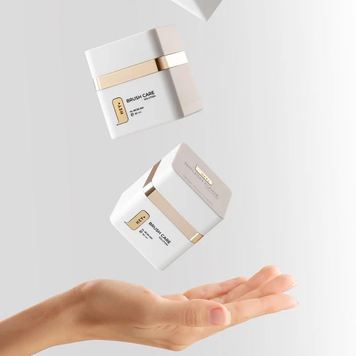 Средство для очистки и ухода за кисточками Brush Care Solution, 30 мл