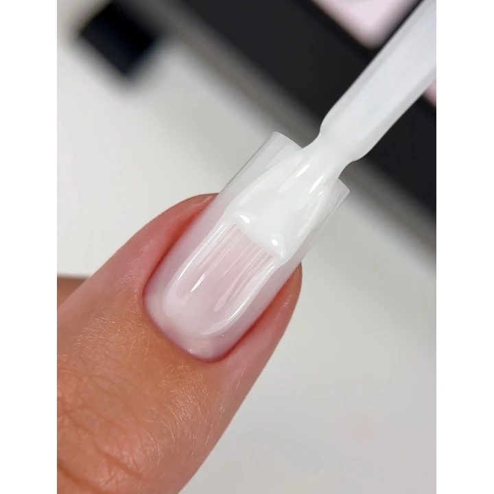 База BIBLIOTEKA Cover Base, 10 мл (01 Veil – Полупрозрачный молочный)