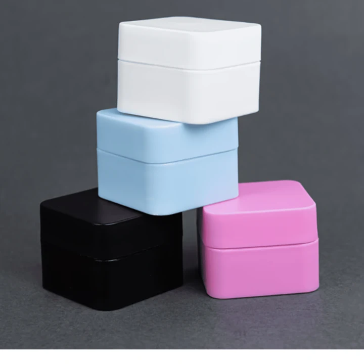 MILLIFORM Банка пластикова MILLIFORM ( Квадро Блакитний 30 мл)