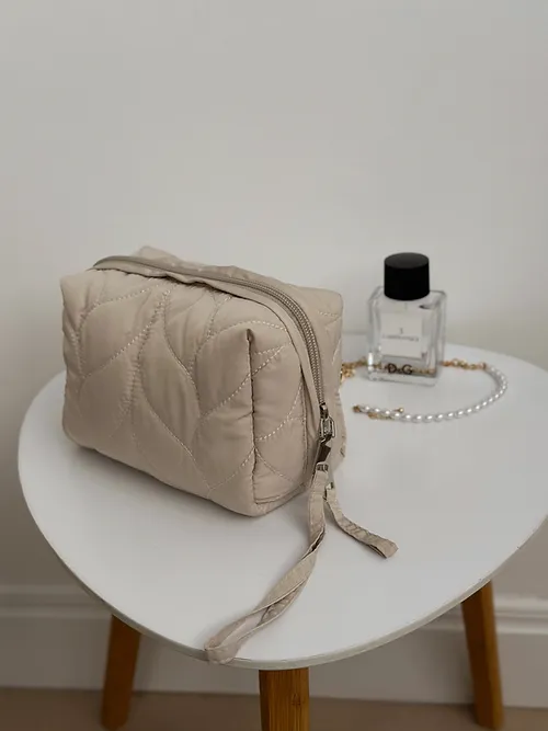 Органайзер стеганий бежевого цвета средний